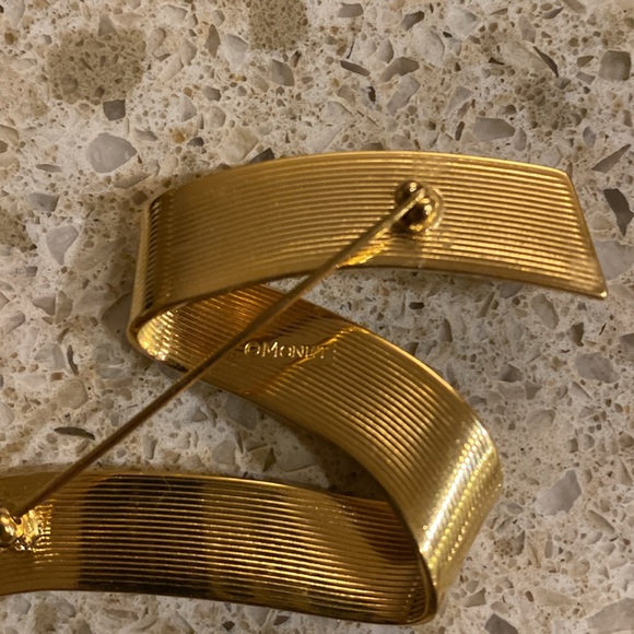 Vintage Monet Brooch - Picture 3 of 4